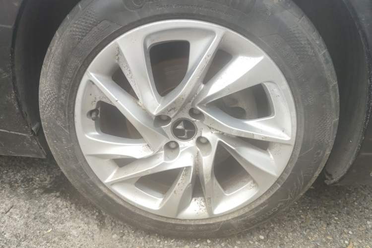 Used DS 5LS 2015 1.6T Style Edition THP160 Right Front Wheel Hub