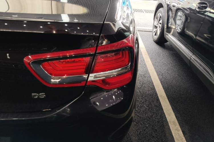 Used DS 5LS 2015 1.6T Comfort Edition THP160 Right Rear Taillight