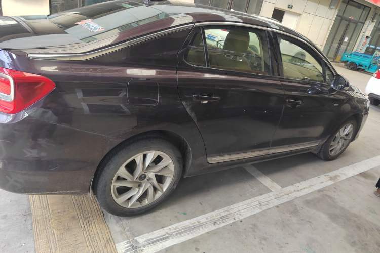 Used DS 5LS 2015 1.6T Comfort Edition THP160 Right Side