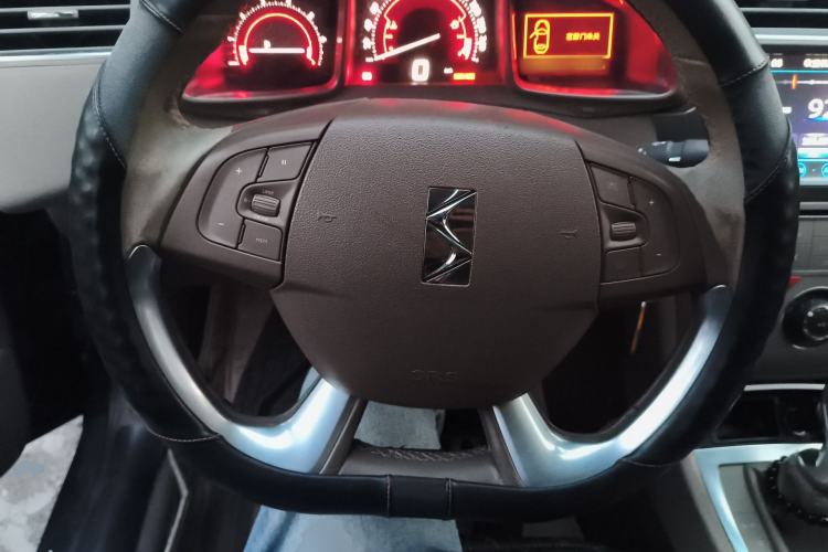 Used DS 5LS 2015 1.6T Comfort Edition THP160 Steering Wheel