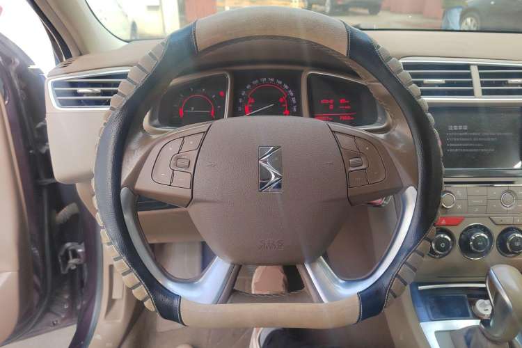 Used DS 5LS 2015 1.6T Comfort Edition THP160 Steering Wheel