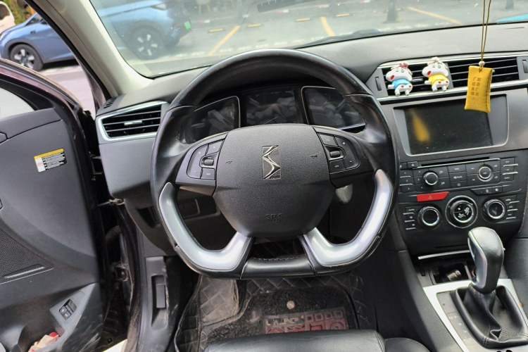 Used DS 5LS 2015 1.6T Elegant Edition THP160 Steering Wheel