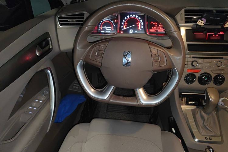 Used DS 5LS 2015 1.6T Comfort Edition THP160 Steering Wheel