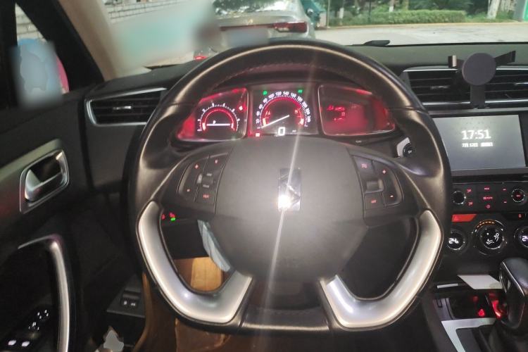 Used DS 5LS 2015 1.6T Luxury Edition THP160 Steering Wheel