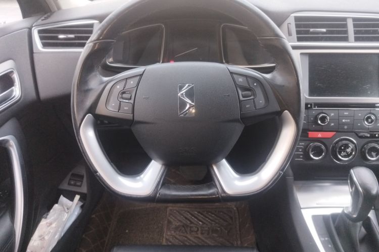 Used DS 5LS 2015 1.6T Luxury Edition THP160 Steering Wheel