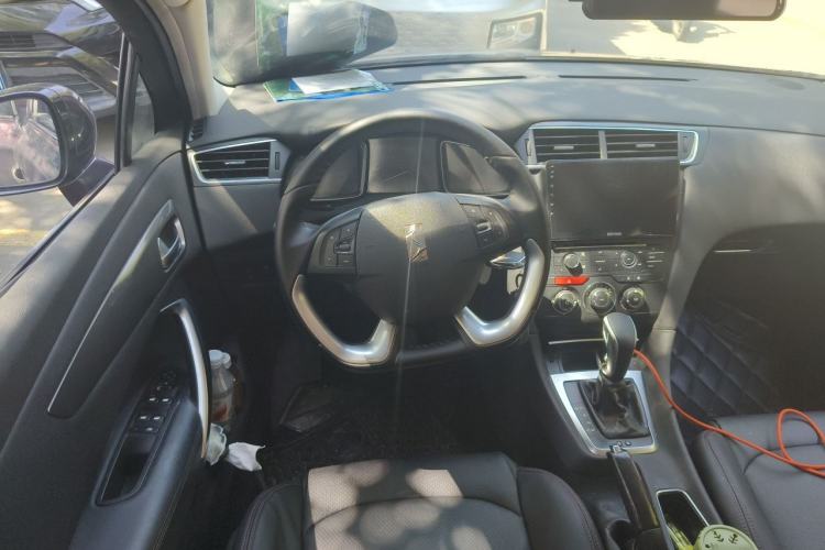 Used DS 5LS 2015 1.6T Comfort Edition THP160 Steering Wheel