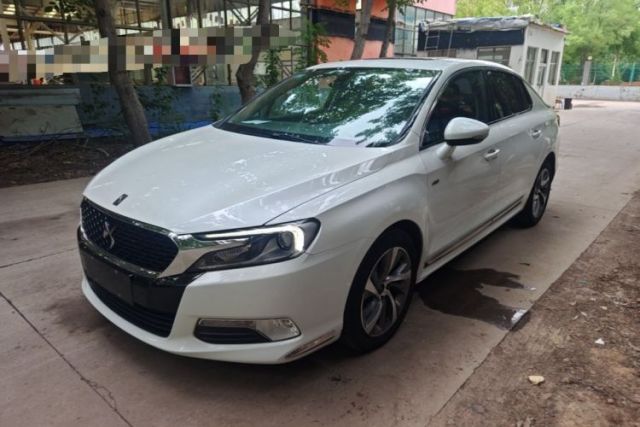 Ojetý DS 5LS 2015 1.6T Elegant Edition THP160