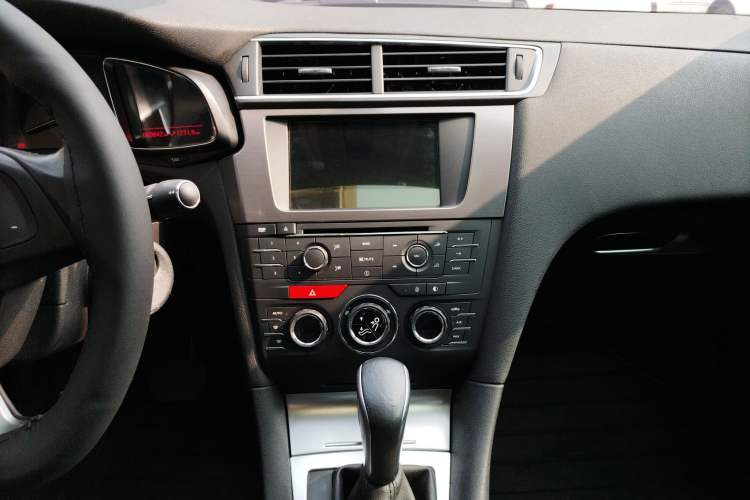 Used DS 5LS 2015 1.6T Elegant Edition THP160 Audio And AC Panel