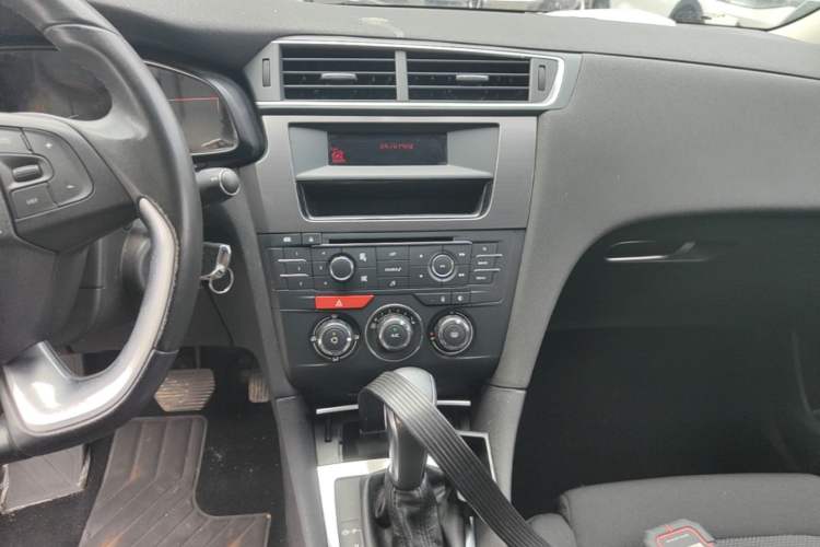 Used DS 5LS 2015 1.6T Comfort Edition THP160 Audio And AC Panel