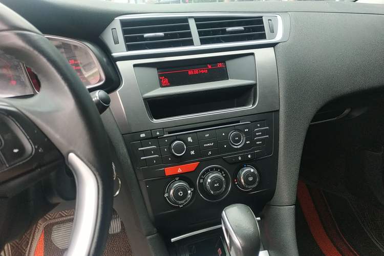 Used DS 5LS 2015 1.6T Comfort Edition THP160 Audio And AC Panel