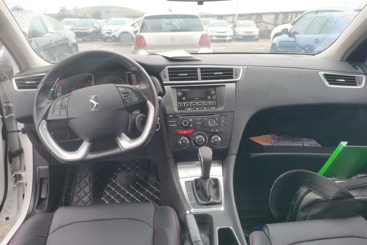 Used DS 5LS 2015 1.6T Style Edition THP160 Center Console