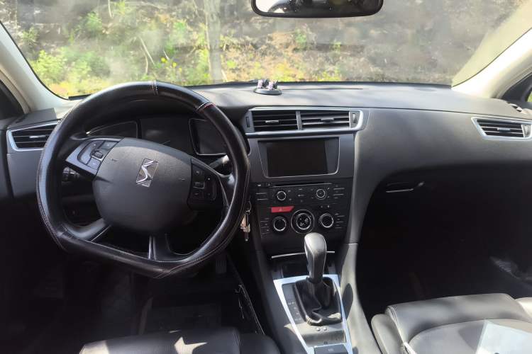 Used DS 5LS 2015 1.6T Elegant Edition THP160 Center Console