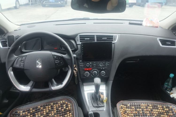 Used DS 5LS 2015 1.6T Comfort Edition THP160 Center Console
