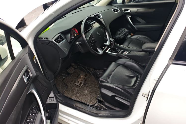 Used DS 5LS 2015 1.6T Elegant Edition THP160 Driver Seat