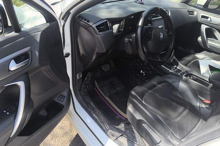 Used DS 5LS 2015 1.6T Elegant Edition THP160 Driver Seat