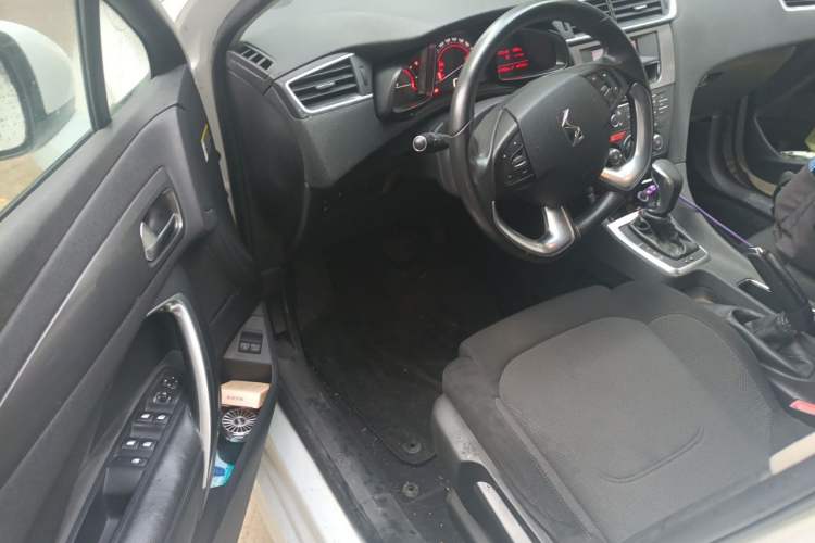 Used DS 5LS 2015 1.6T Comfort Edition THP160 Driver Seat