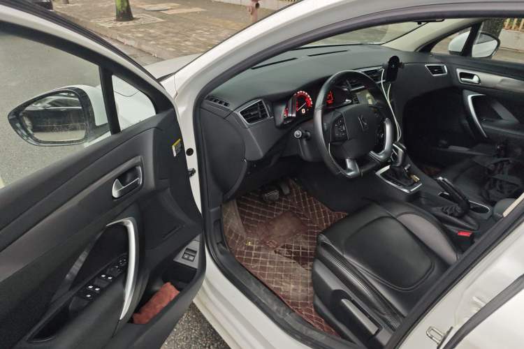 Used DS 5LS 2015 1.6T Comfort Edition THP160 Driver Seat