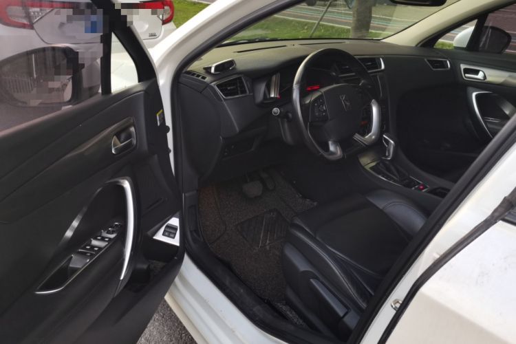 Used DS 5LS 2015 1.6T Elegant Edition THP160 Driver Seat