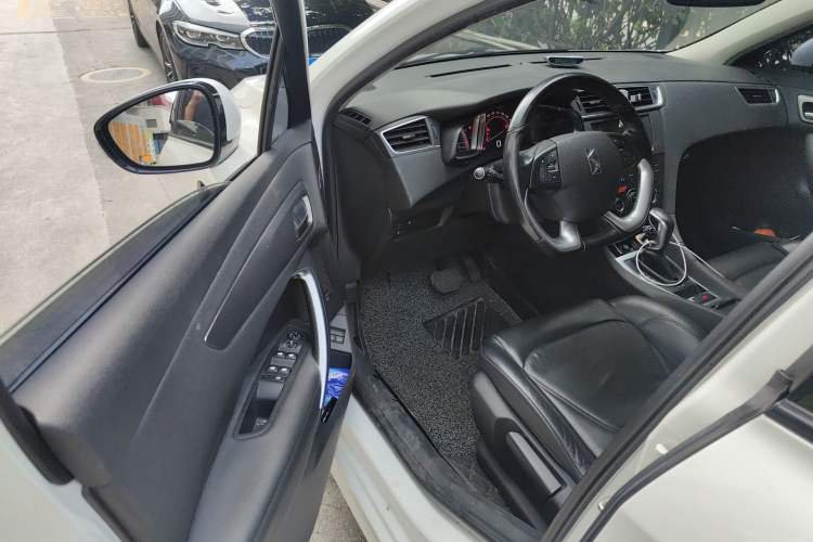Used DS 5LS 2015 1.6T Elegant Edition THP160 Driver Seat