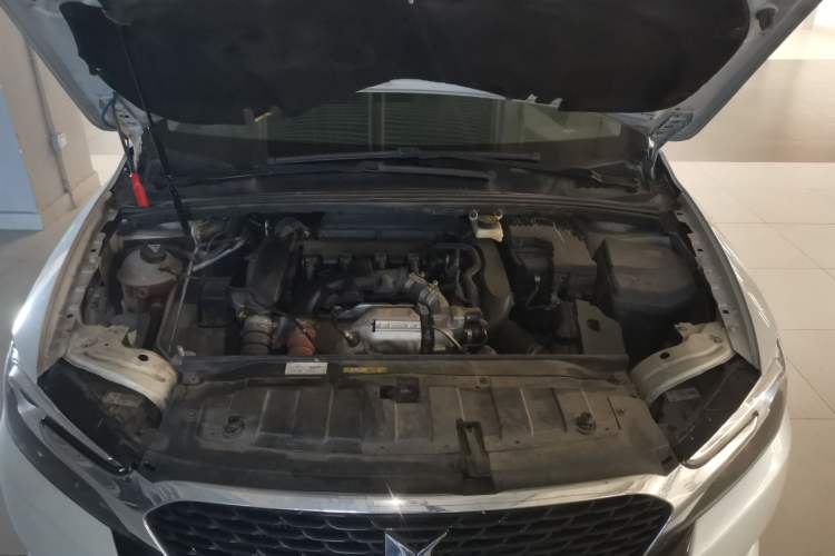 Used DS 5LS 2015 1.6T Style Edition THP160 Engine Bay