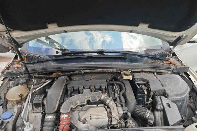 Used DS 5LS 2015 1.6T Luxury Edition THP160 Engine Bay
