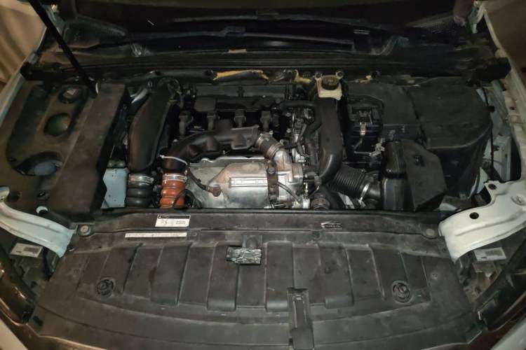 Used DS 5LS 2015 1.6T Comfort Edition THP160 Engine Bay