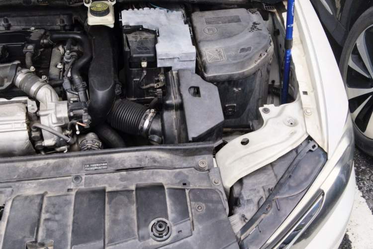 Used DS 5LS 2015 1.6T Comfort Edition THP160 Engine Bay Left