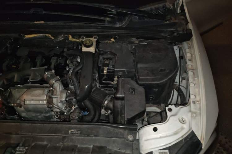 Used DS 5LS 2015 1.6T Comfort Edition THP160 Engine Bay Left