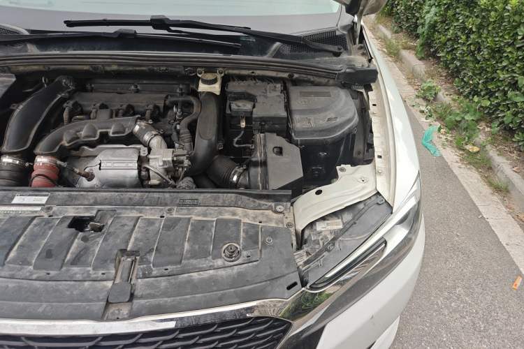 Used DS 5LS 2015 1.6T Comfort Edition THP160 Engine Bay Left