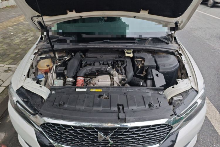 Used DS 5LS 2015 1.6T Comfort Edition THP160 Engine Bay