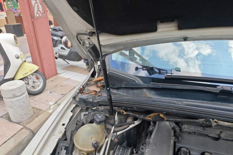 Used DS 5LS 2015 1.6T Luxury Edition THP160 Engine Bay Right
