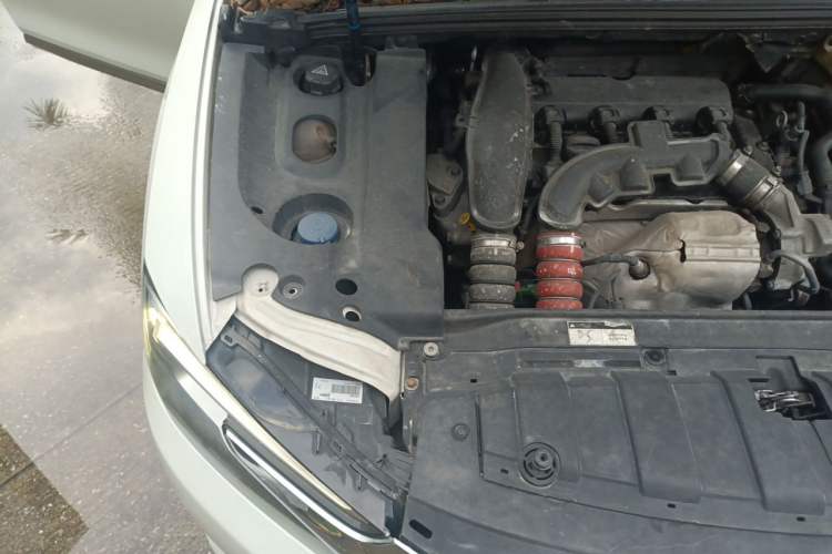 Used DS 5LS 2015 1.6T Comfort Edition THP160 Engine Bay Right