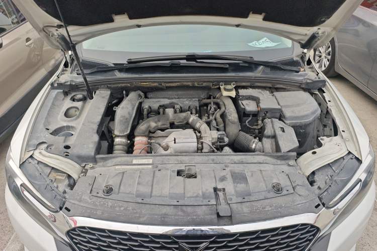 Used DS 5LS 2015 1.6T Elegant Edition THP160 Engine Bay
