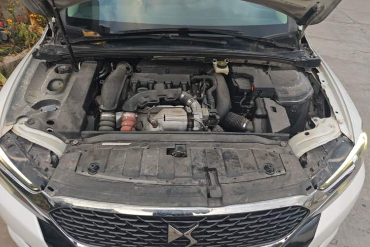 Used DS 5LS 2015 1.6T Style Edition THP160 Engine Bay
