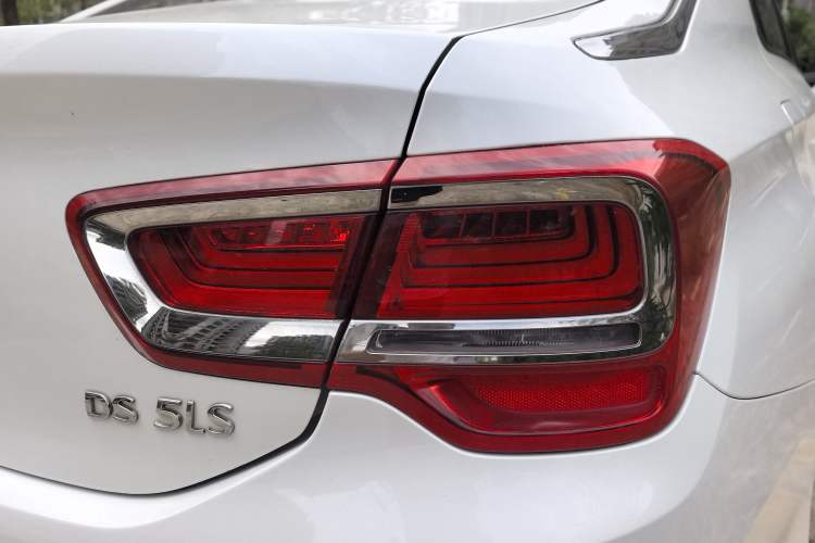 Used DS 5LS 2015 1.6T Style Edition THP160 Exterior 10