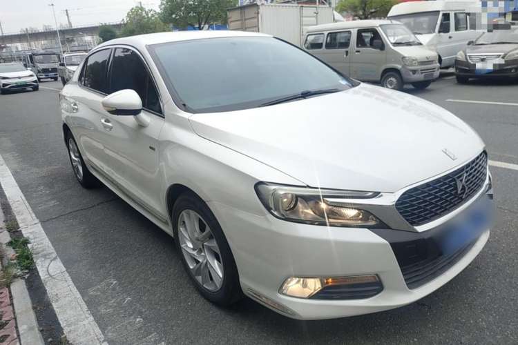 Used DS 5LS 2015 1.6T Comfort Edition THP160 Exterior 2