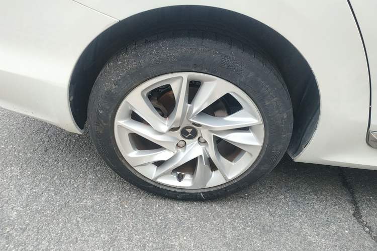 Used DS 5LS 2015 1.6T Comfort Edition THP160 Exterior 8