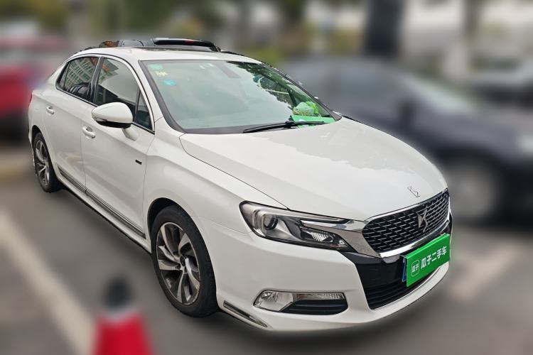 Used DS 5LS 2015 1.6T Elegant Edition THP160 Front Right 45 Deg