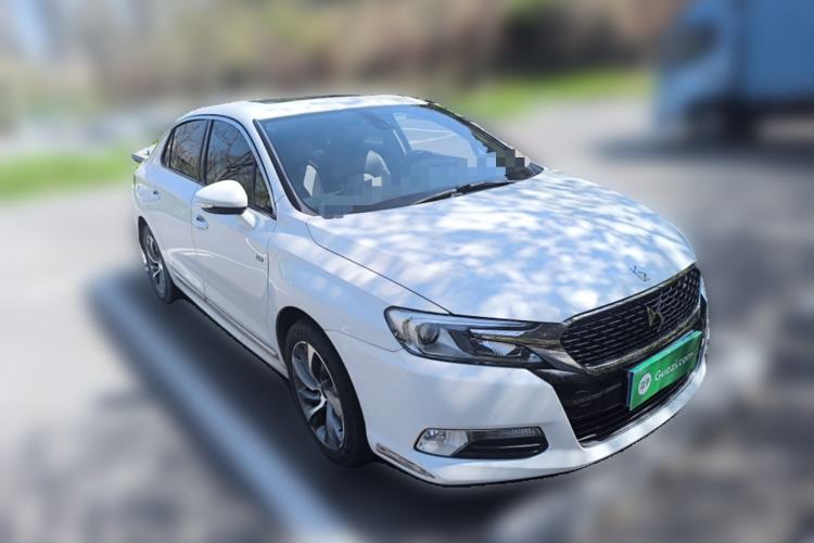 Used DS 5LS 2015 1.6T Elegant Edition THP160 Front Right 45 Deg