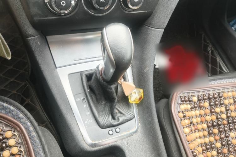 Used DS 5LS 2015 1.6T Comfort Edition THP160 Gear Lever