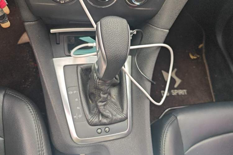 Used DS 5LS 2015 1.6T Style Edition THP160 Gear Lever