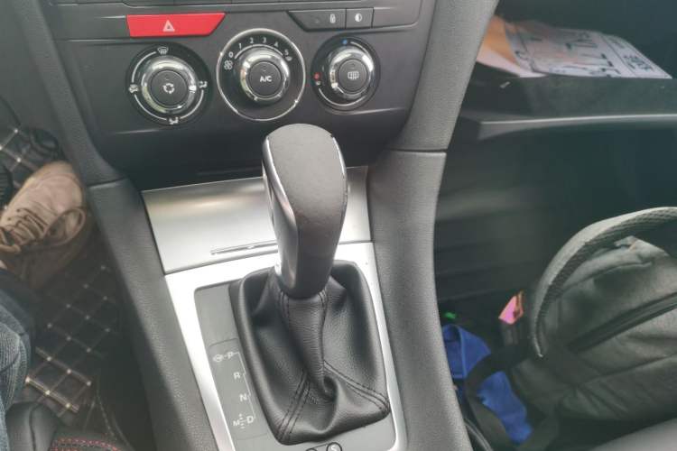 Used DS 5LS 2015 1.6T Style Edition THP160 Gear Lever