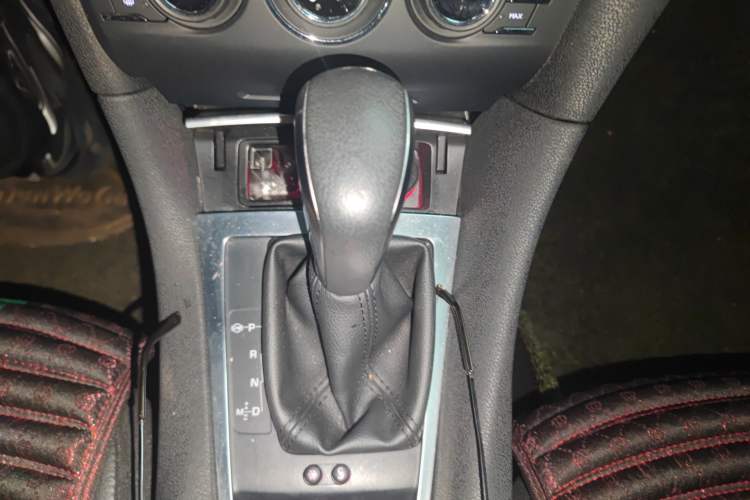 Used DS 5LS 2015 1.6T Elegant Edition THP160 Gear Lever