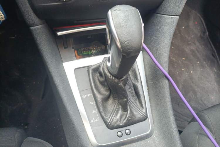Used DS 5LS 2015 1.6T Comfort Edition THP160 Gear Lever