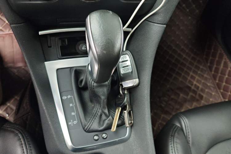Used DS 5LS 2015 1.6T Comfort Edition THP160 Gear Lever