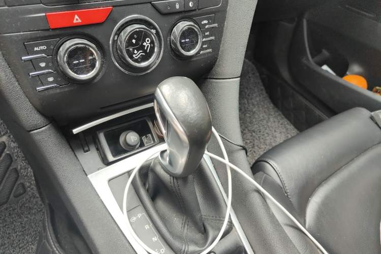 Used DS 5LS 2015 1.6T Elegant Edition THP160 Gear Lever