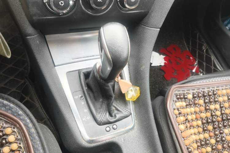 Used DS 5LS 2015 1.6T Comfort Edition THP160 Gear Lever