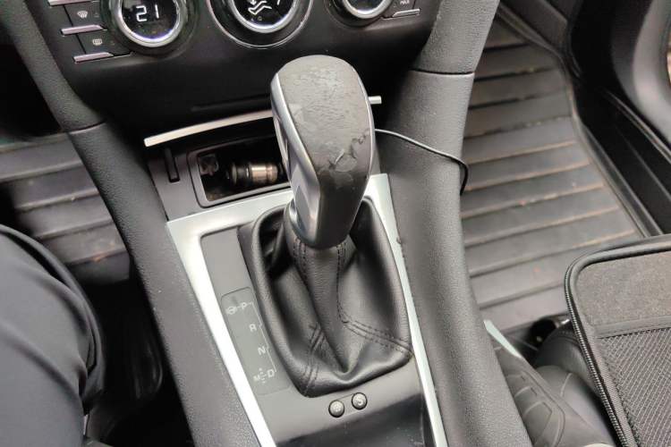 Used DS 5LS 2015 1.6T Elegant Edition THP160 Gear Lever