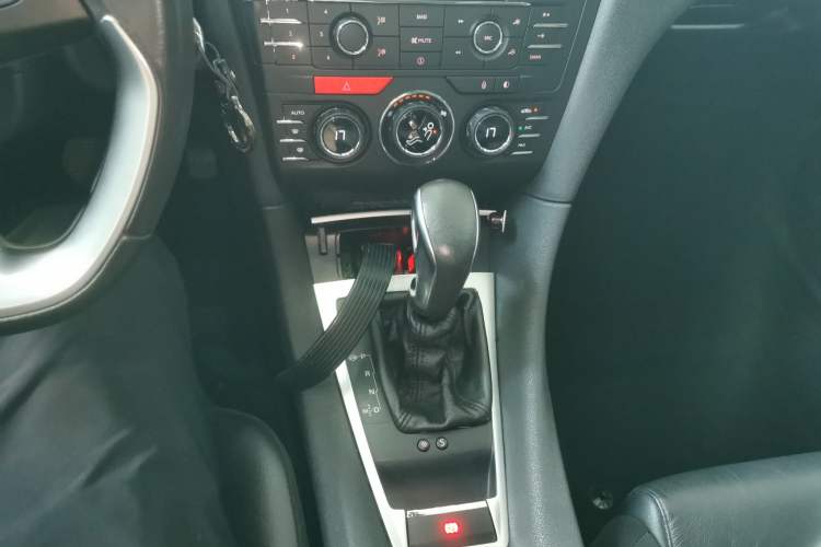 Used DS 5LS 2015 1.6T Elegant Edition THP160 Gear Lever