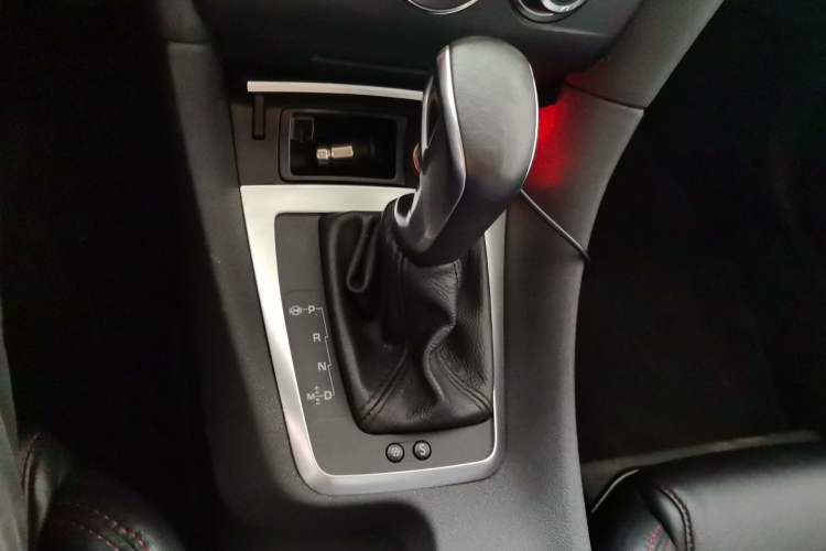 Used DS 5LS 2015 1.6T Comfort Edition THP160 Gear Lever